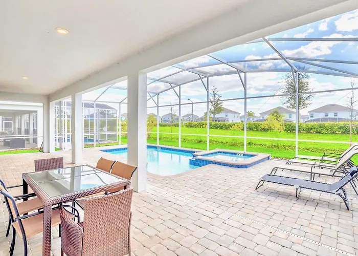 Stunning 8Br Home With Bbq Pool And Theater