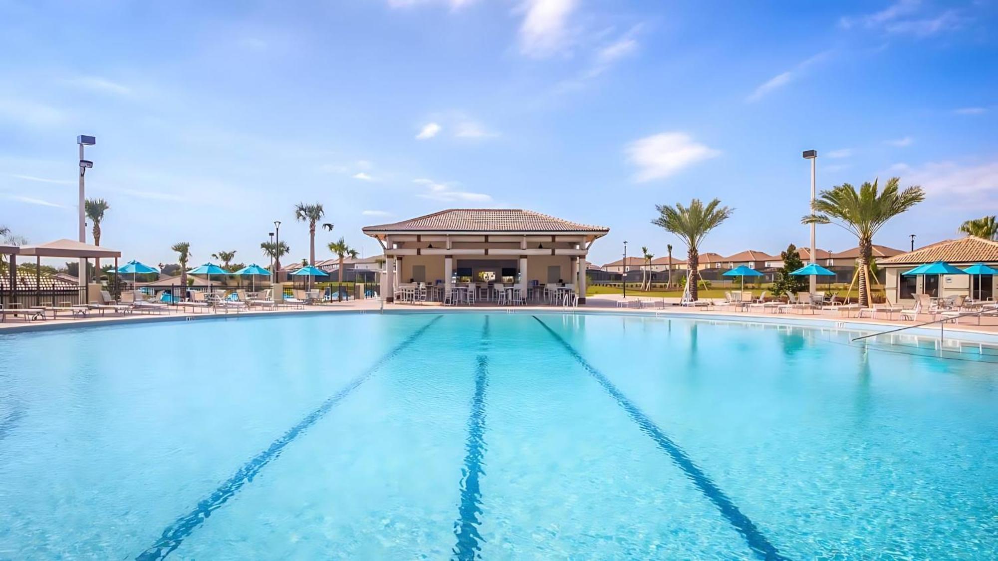 Casa de Férias Stunning 8br With Bbq Pool And Theater Davenport