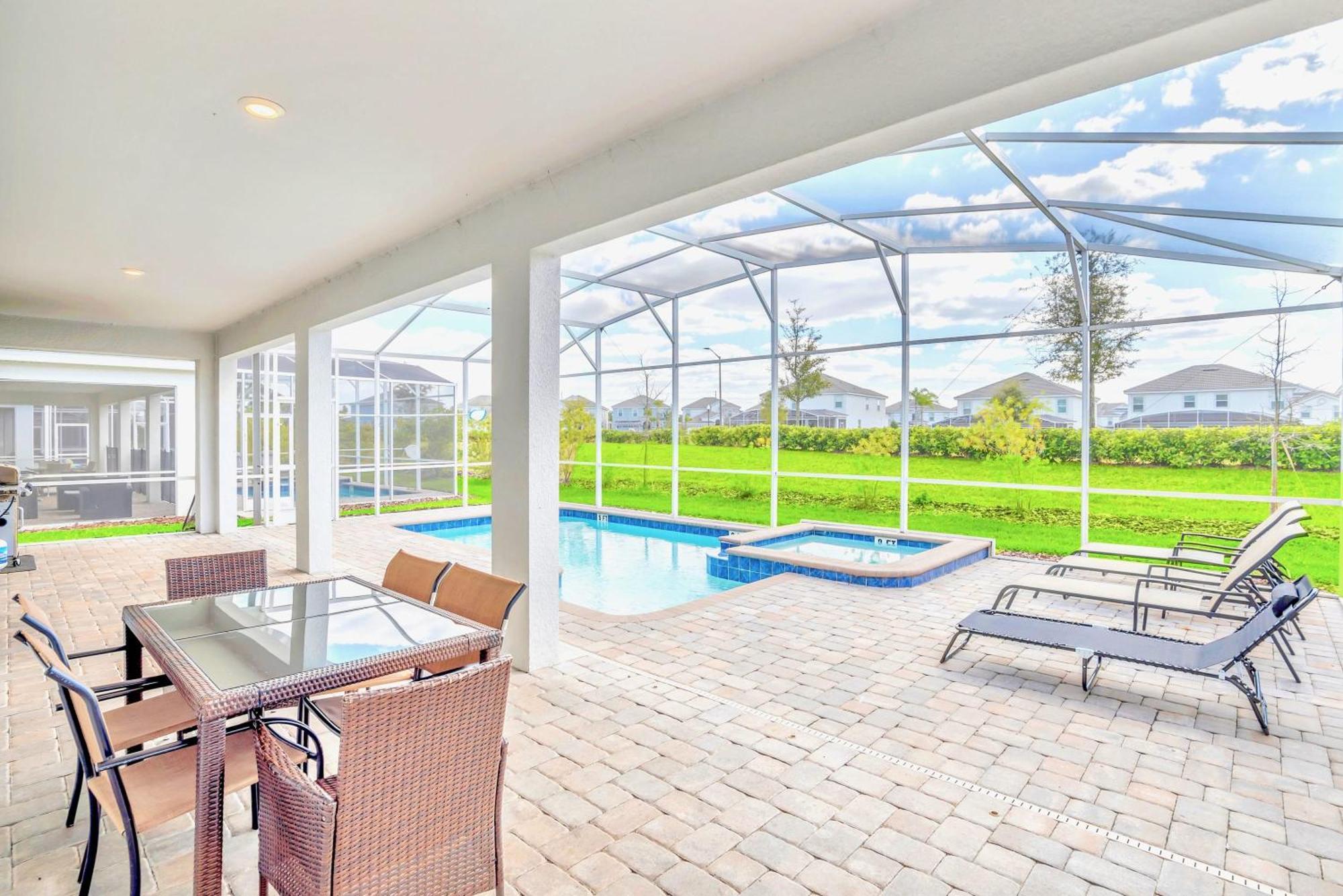 Casa de Férias Stunning 8br With Bbq Pool And Theater Davenport